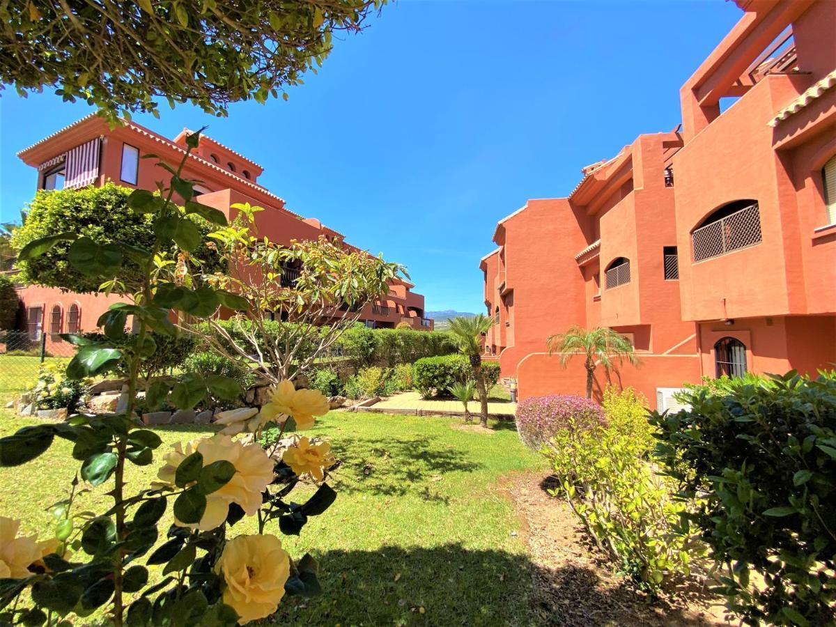 Sea View Penthouse Apartment With Hot Tub - Casa Bella Vista, Buenas Noches , Estepona Eksteriør bilde
