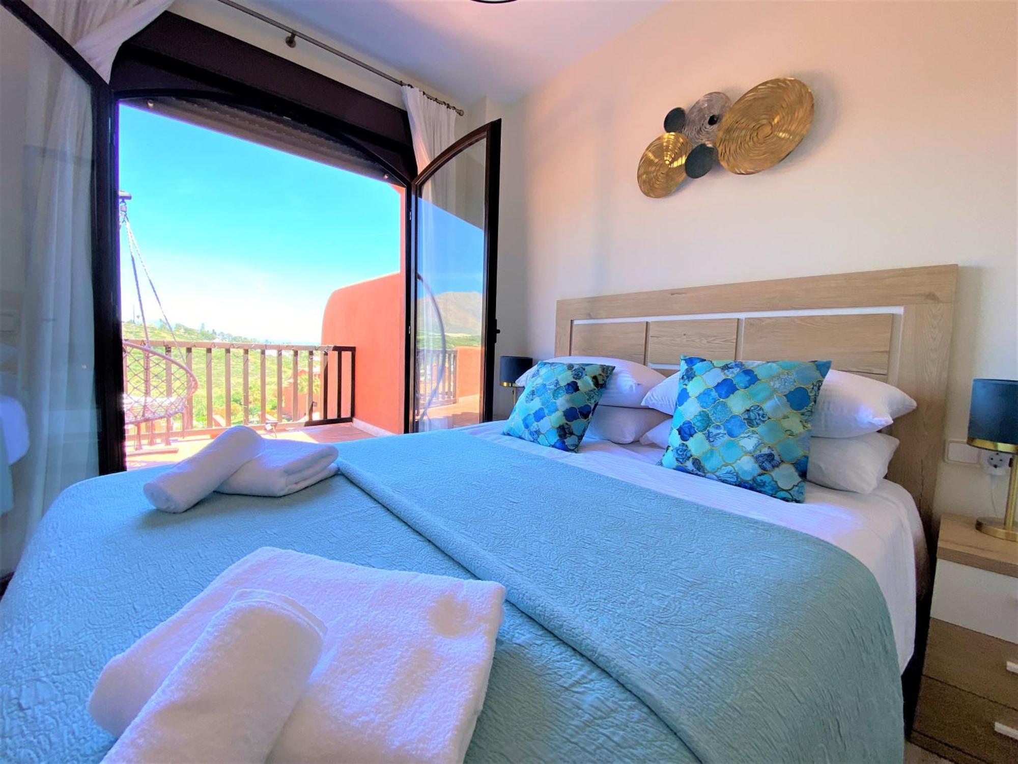 Sea View Penthouse Apartment With Hot Tub - Casa Bella Vista, Buenas Noches , Estepona Eksteriør bilde